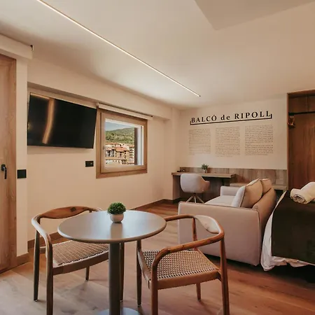 La Trobada Hotel *
